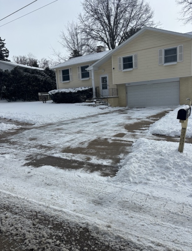 Snow removal service in Solon, Iowa